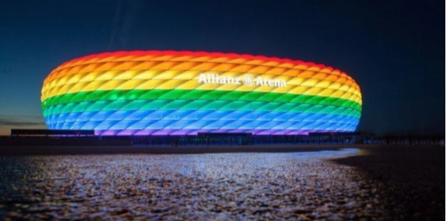 EURO 2021: Στα χρώματα του ουράνιου τόξου το γήπεδο 